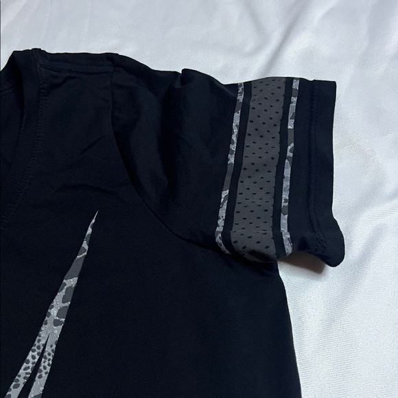 Nike Athletic Cut Tee - Picture 4 of 10